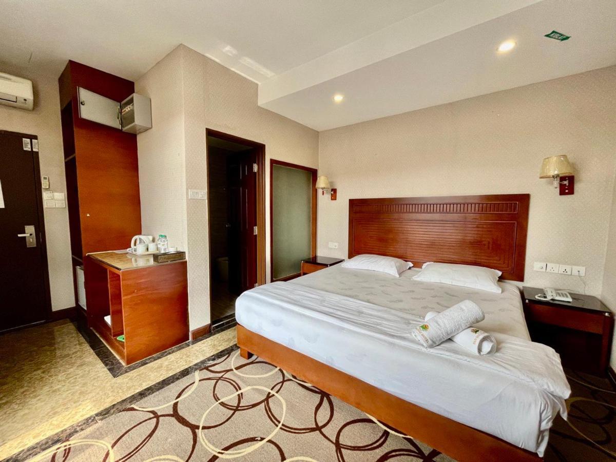 Fan Holiday Hotel Куала-Лумпур Экстерьер фото