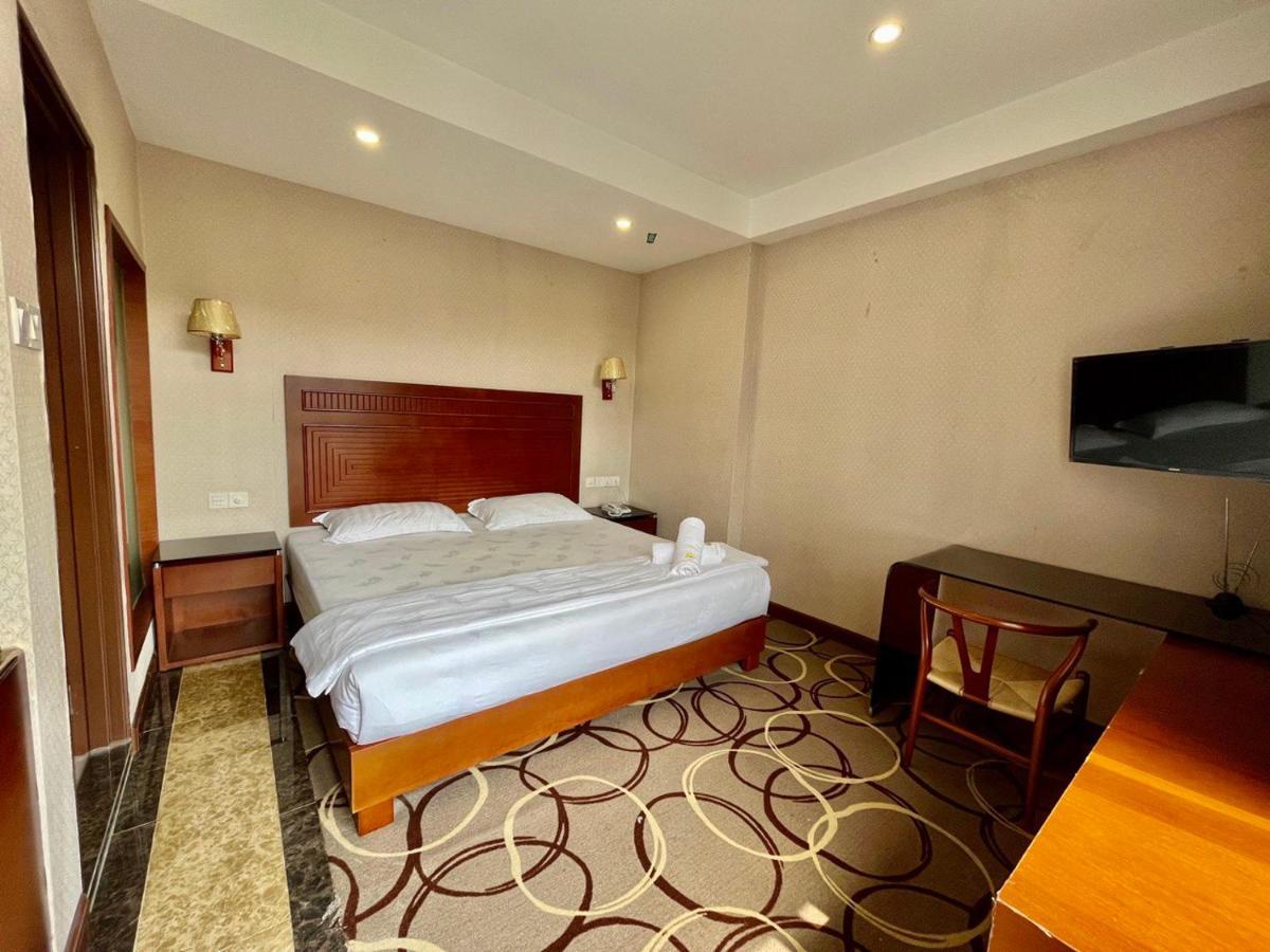 Fan Holiday Hotel Куала-Лумпур Экстерьер фото