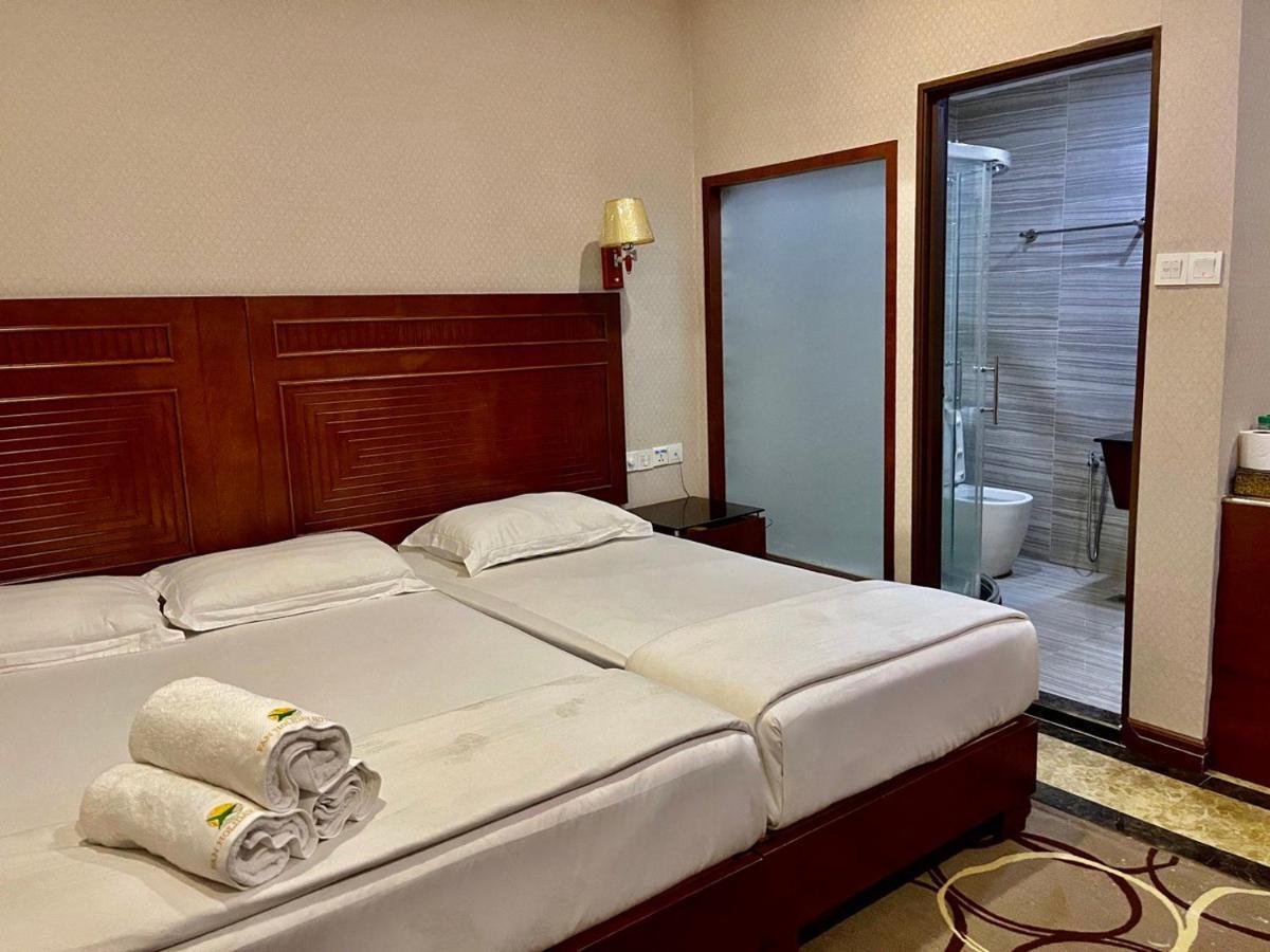 Fan Holiday Hotel Куала-Лумпур Экстерьер фото