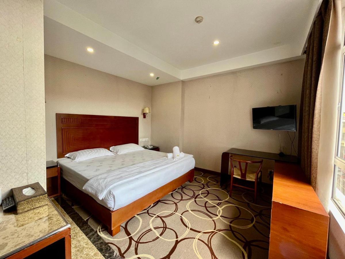 Fan Holiday Hotel Куала-Лумпур Экстерьер фото