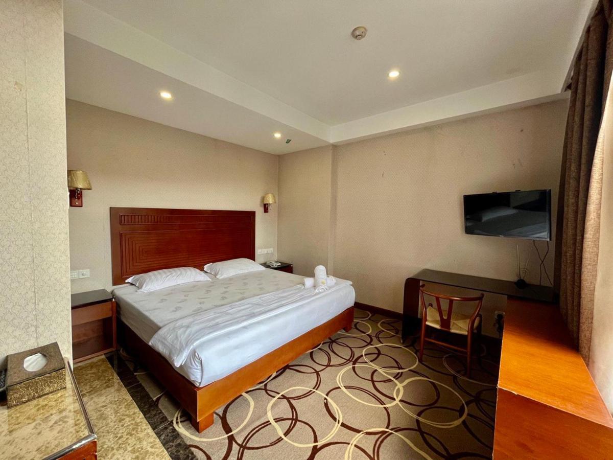 Fan Holiday Hotel Куала-Лумпур Экстерьер фото