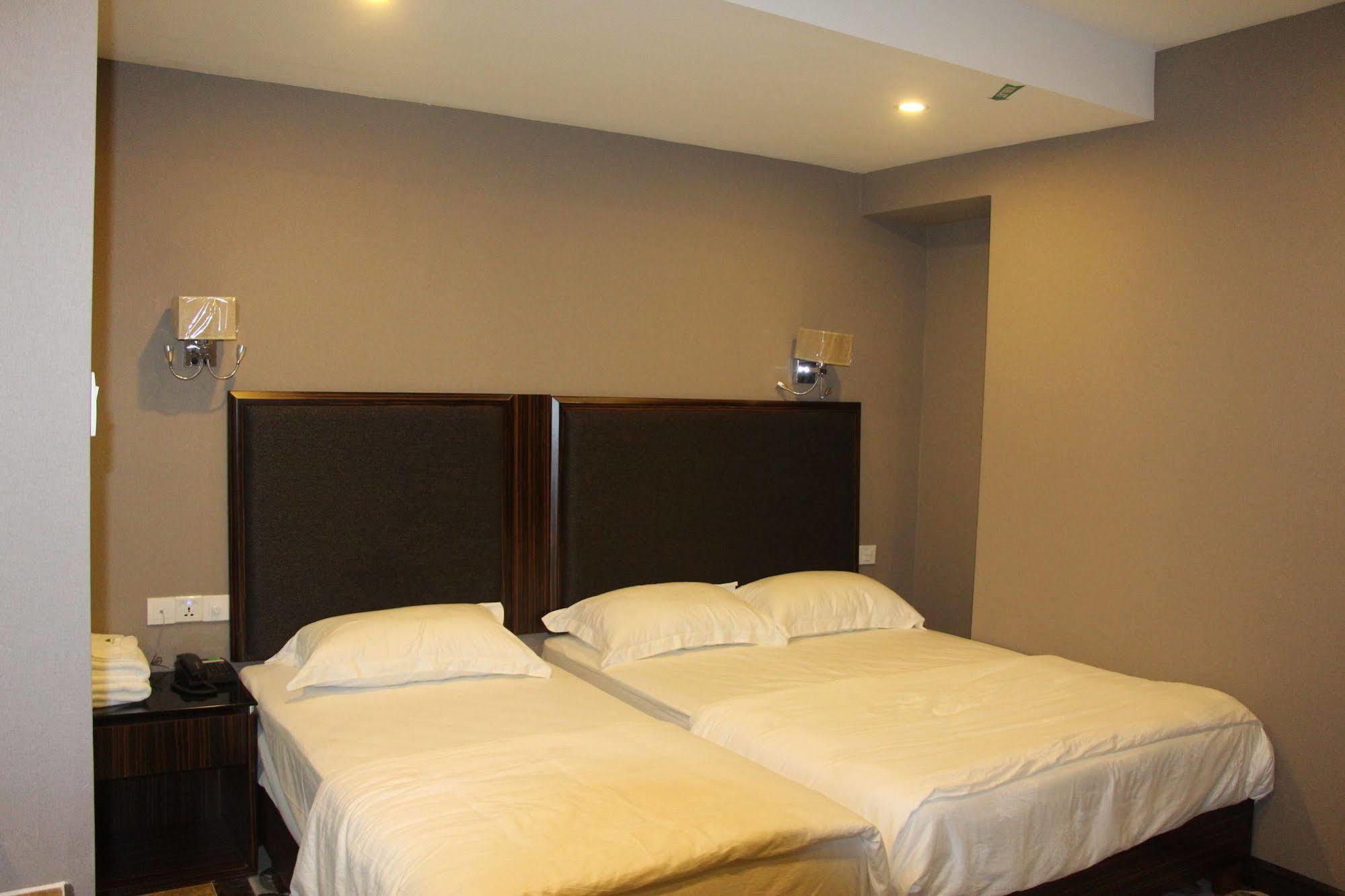 Fan Holiday Hotel Куала-Лумпур Экстерьер фото