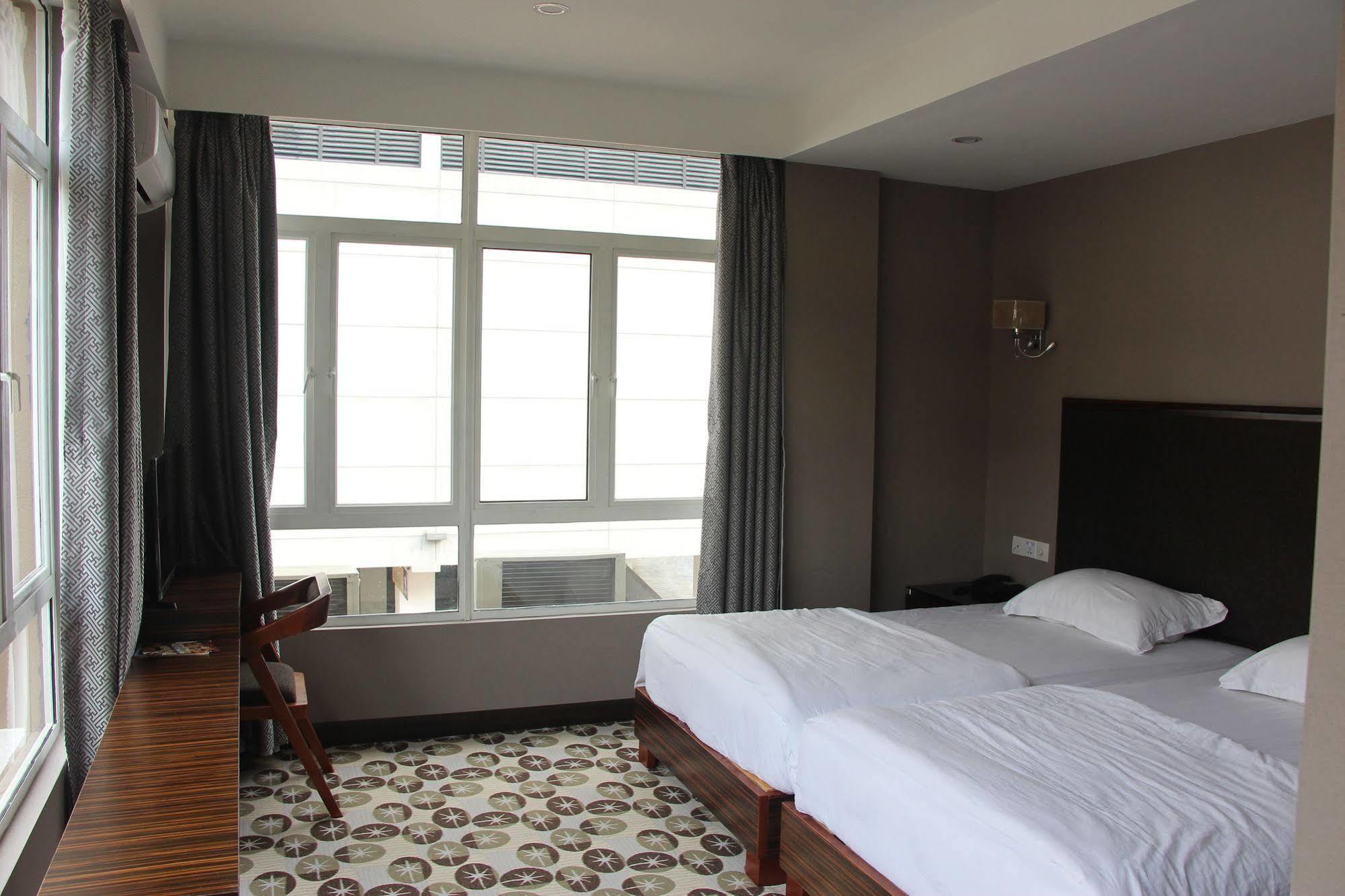 Fan Holiday Hotel Куала-Лумпур Экстерьер фото